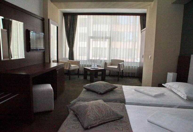 اتاق استاندارد, Royale