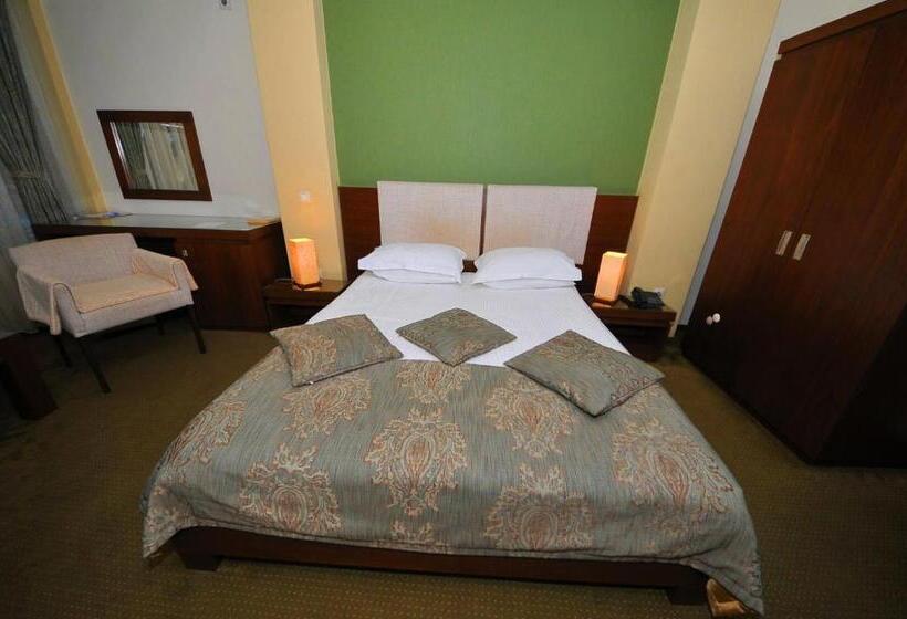 اتاق استاندارد, Royale