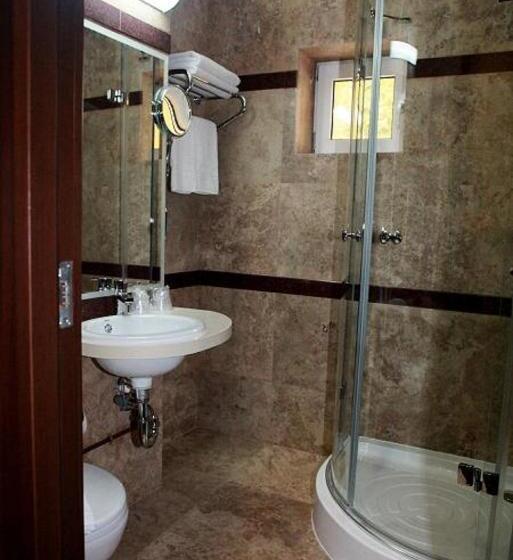 اتاق استاندارد یک نفره, Royale
