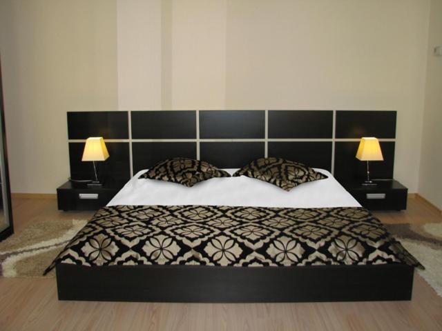 استودیوی استاندارد, Royale