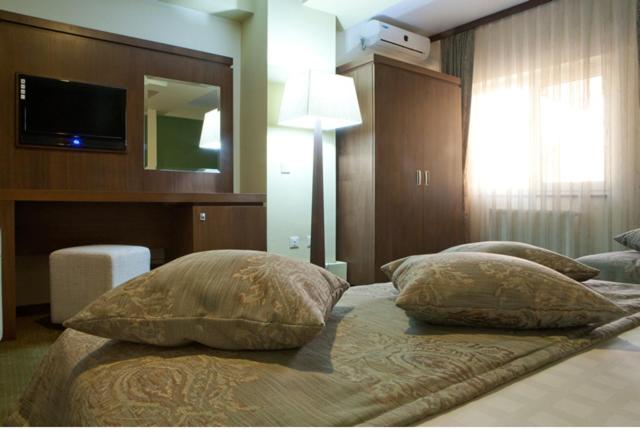 اتاق استاندارد سه نفره, Royale