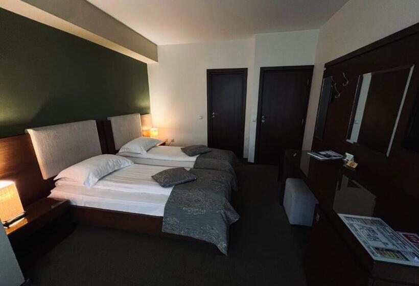 اتاق استاندارد یک نفره, Royale