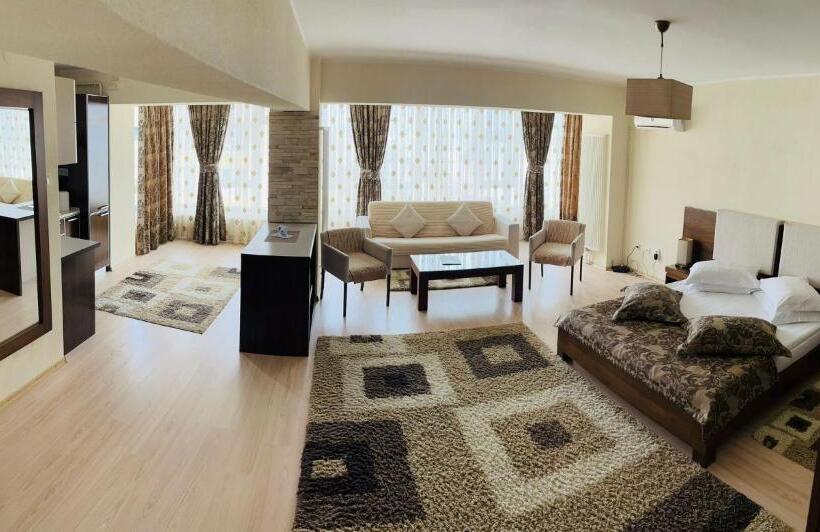 استودیوی استاندارد, Royale