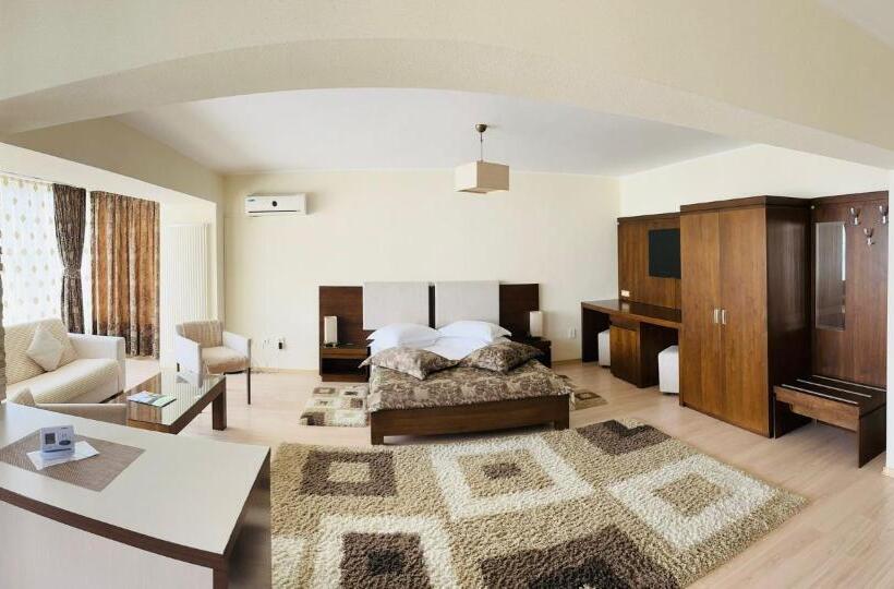 استودیوی استاندارد, Royale