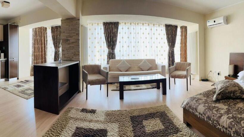 استودیوی استاندارد, Royale