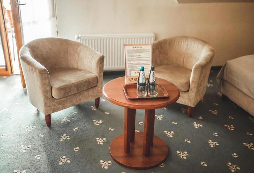 חדר סופריור, Rycerski