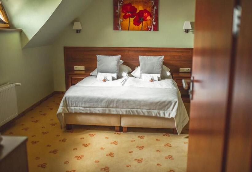 חדר סופריור, Rycerski