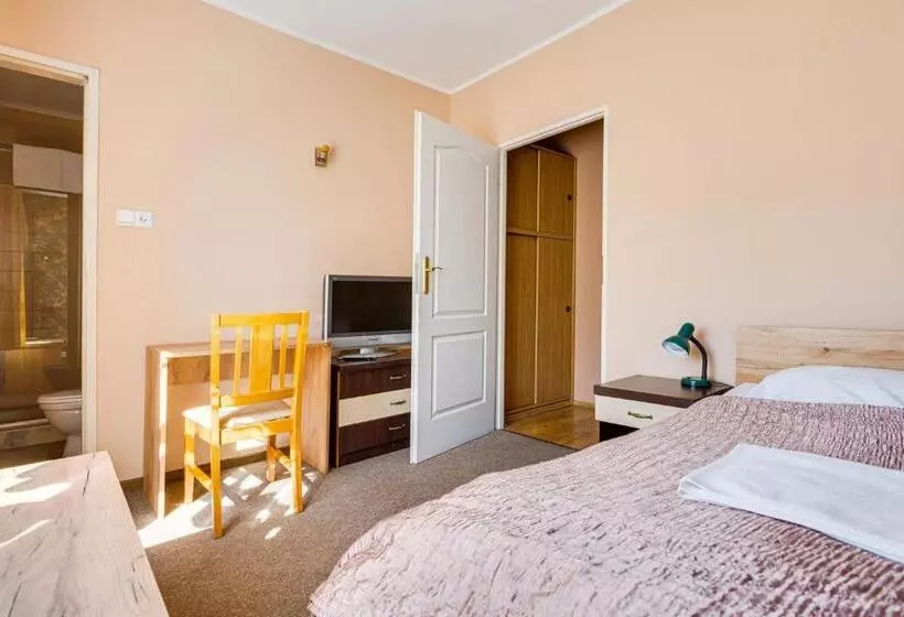 Economy Yhden Hengen Huone, Sowa