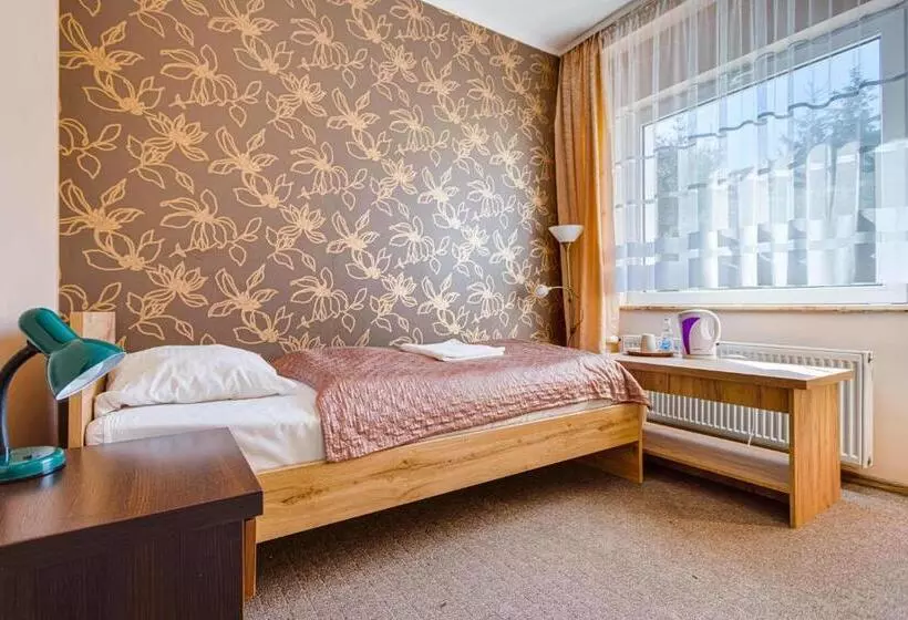 Economy Yhden Hengen Huone, Sowa