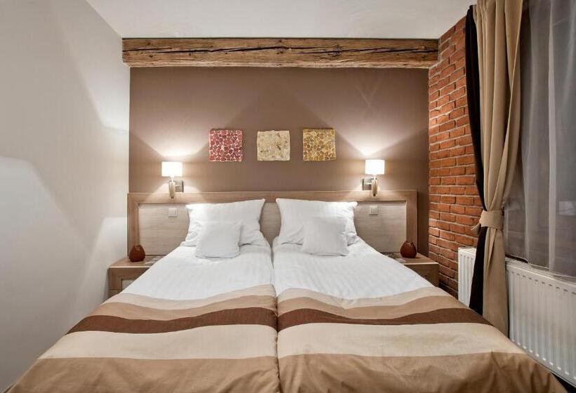 スタンダードルーム, Stara Kamienica