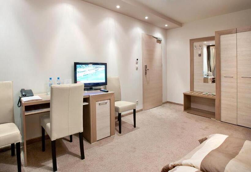 スタンダードルーム, Stara Kamienica