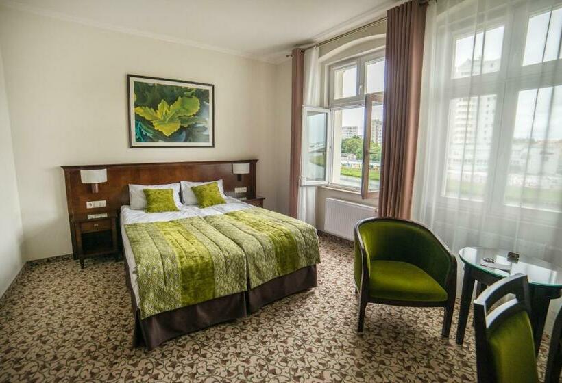 스탠다드 룸, Starka