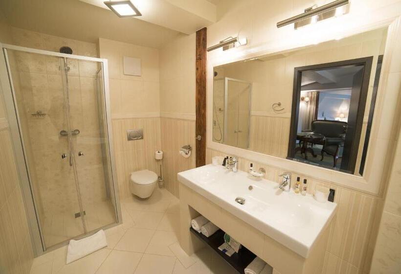 침실 1개 아파트, Starka