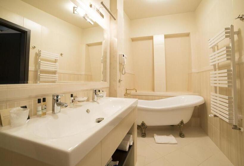 침실 1개 아파트, Starka