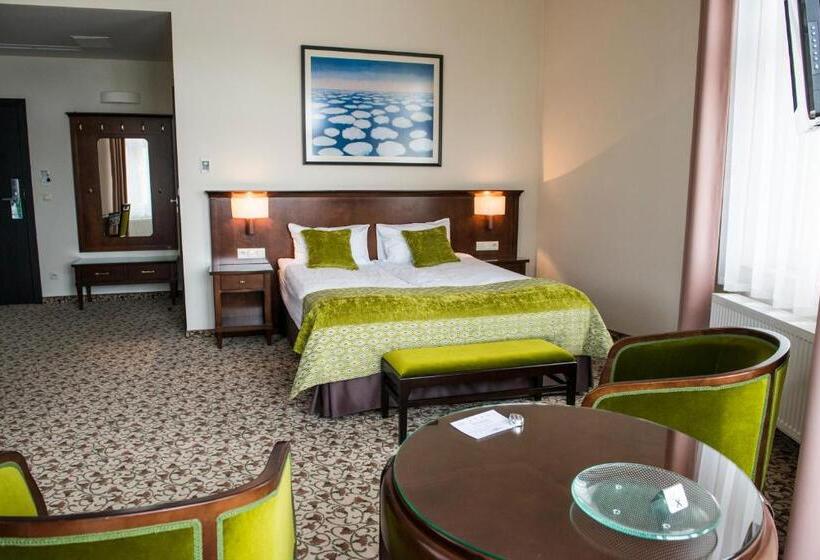 수피리어 룸, Starka