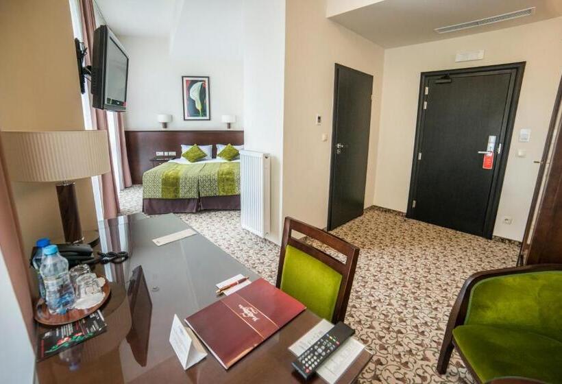 스탠다드 싱글 룸, Starka