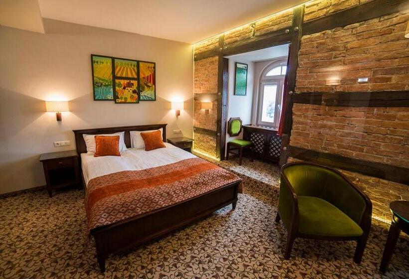 디럭스 룸, Starka