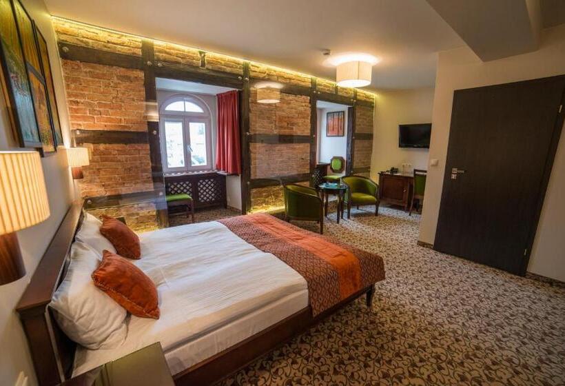 디럭스 룸, Starka