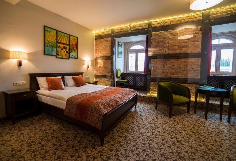 디럭스 룸, Starka