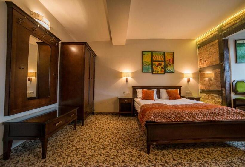 디럭스 룸, Starka