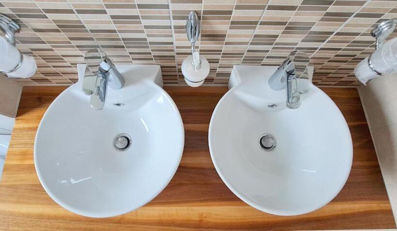 标准三人间, Traube   Stelvio