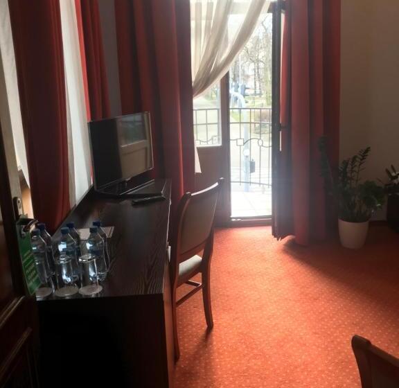 חדר סטנדרט לשלושה, Legnicki Browar Książęcy Hotel I Restauracja