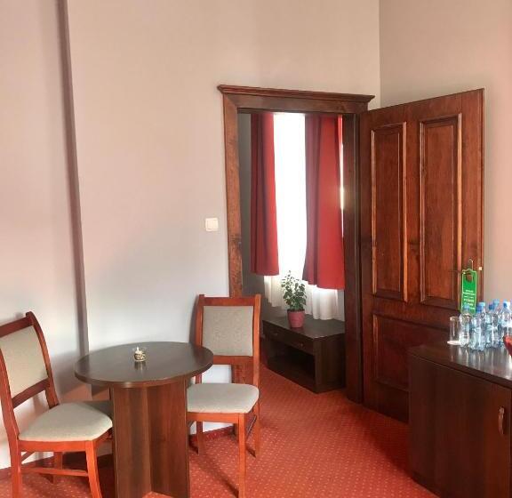 חדר סטנדרט לשלושה, Legnicki Browar Książęcy Hotel I Restauracja