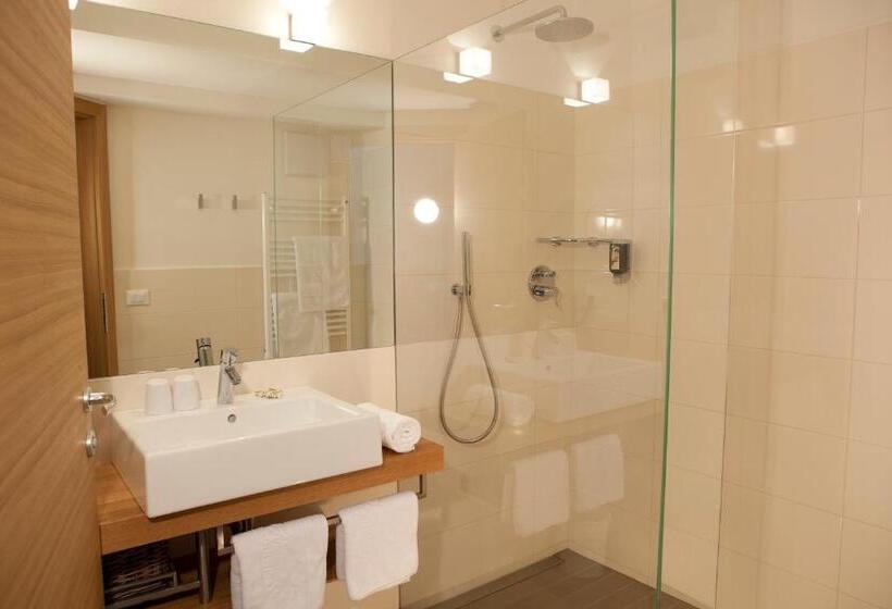 جناح, Mitterplatt