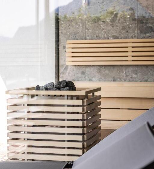 جناح سوبيريور, Mitterplatt