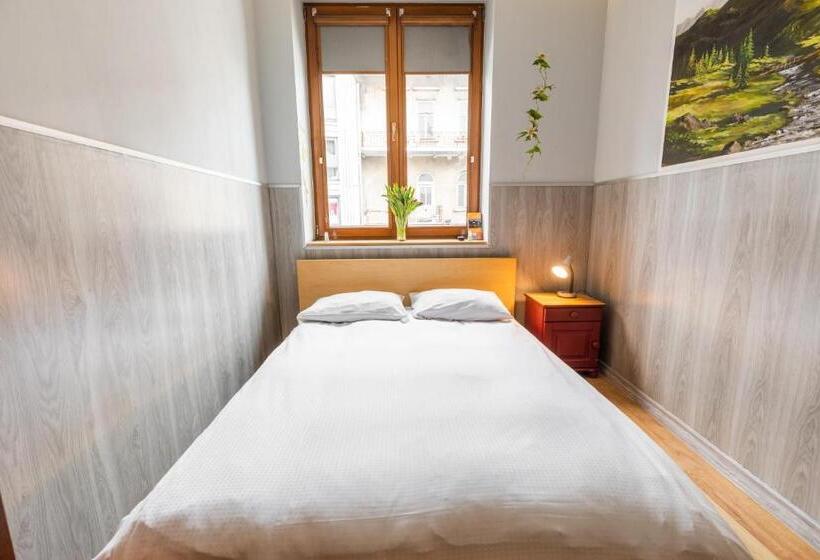 带共用浴室的标准房间, Top Hostel Pokoje Gościnne