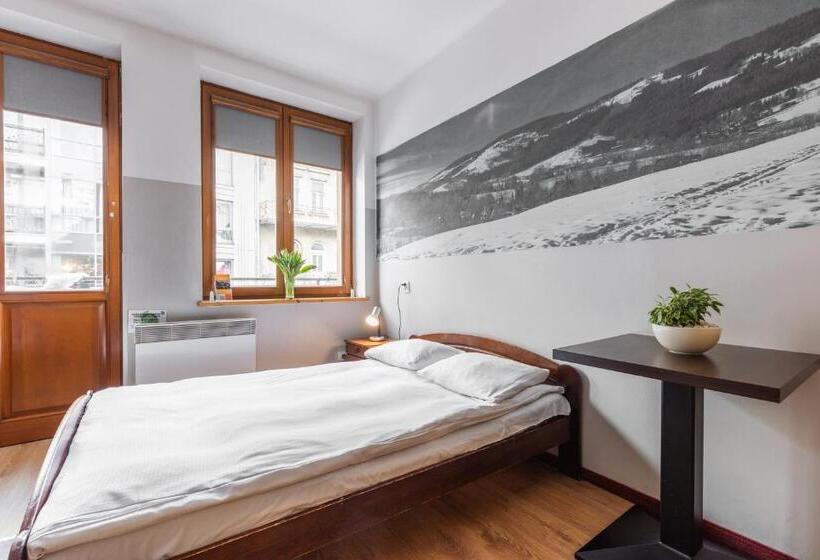 اتاق استاندارد چهار تخته, Top Hostel Pokoje Gościnne