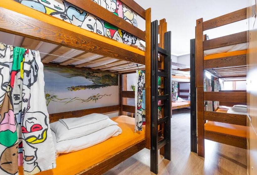 تختخواب در اتاق مشترک, Top Hostel Pokoje Gościnne