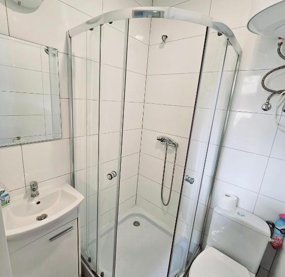 四人标准间, Top Hostel Pokoje Gościnne
