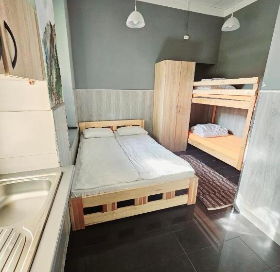 اتاق استاندارد چهار تخته, Top Hostel Pokoje Gościnne