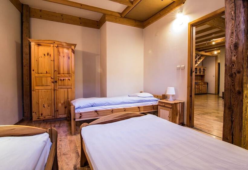 اتاق استاندارد سه تخته با سرویس بهداشتی مشترک, Top Hostel Pokoje Gościnne