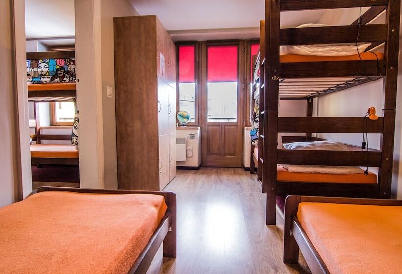 تختخواب در اتاق مشترک, Top Hostel Pokoje Gościnne