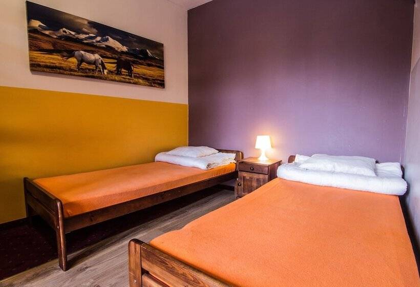 تختخواب در اتاق مشترک, Top Hostel Pokoje Gościnne