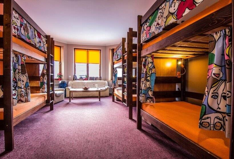تختخواب در اتاق مشترک, Top Hostel Pokoje Gościnne