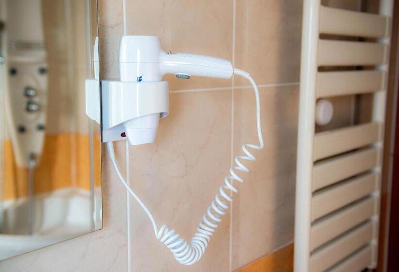 דירת שני חדרים, Casa Maia