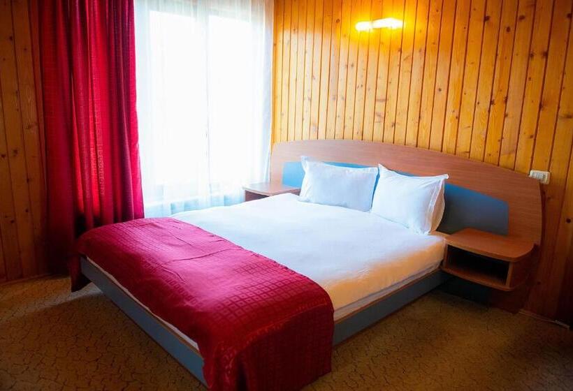 דירת שני חדרים, Casa Maia