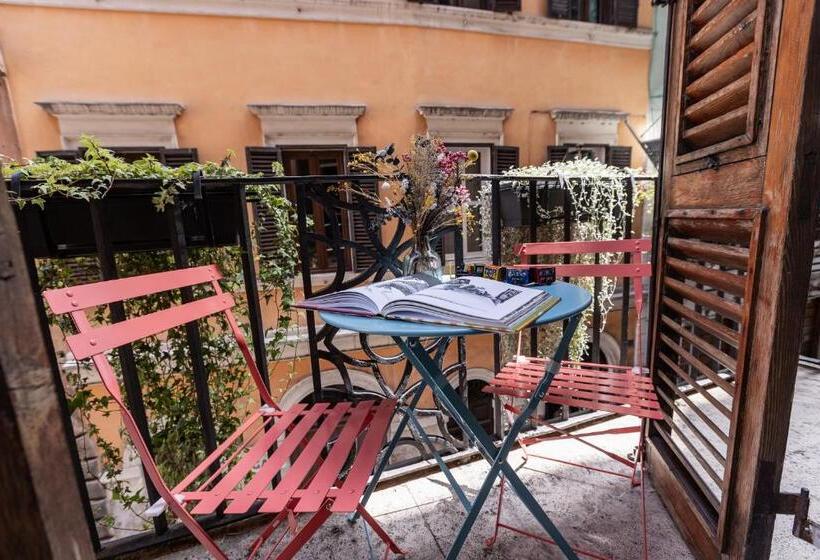 סוויטת ג'וניור עם מרפסת, Passepartout