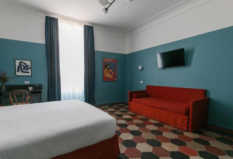 סוויטת ג'וניור, Passepartout