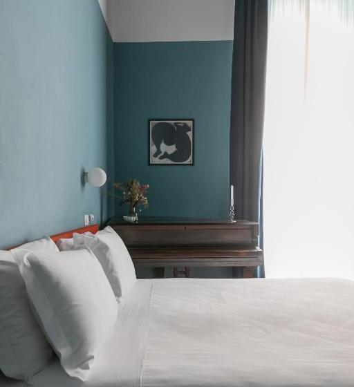 סוויטת ג'וניור עם מרפסת, Passepartout