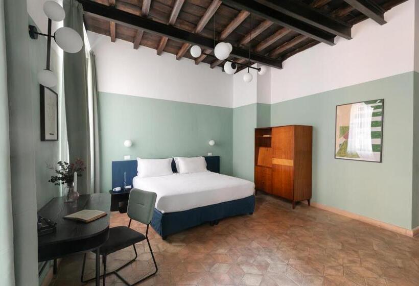 סוויטת ג'וניור, Passepartout