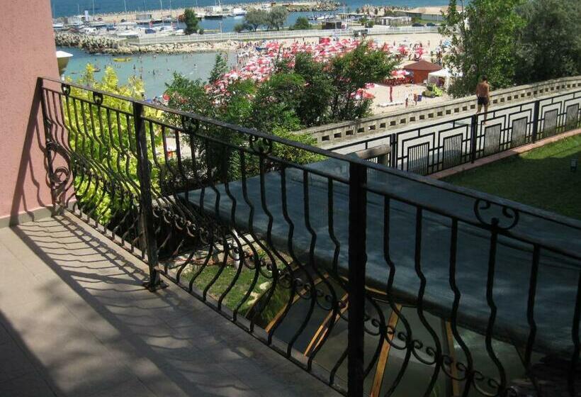 شقة غرفة واحدة مطلة على البحر, V3 Villa