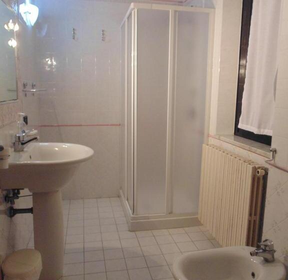 غرفة قياسية, Art & Music B&b