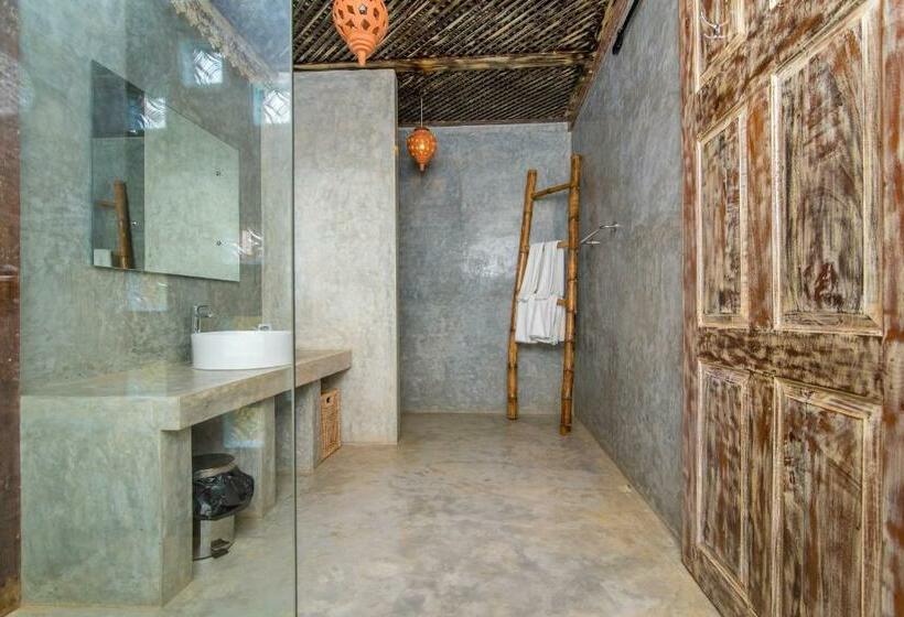 스탠다드 방갈로, D Canal House