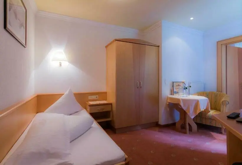 Habitación Estàndard Individual, Garni Martina