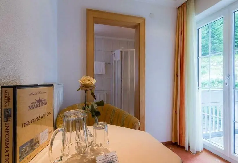 Habitación Estàndard Individual, Garni Martina