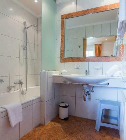 غرفة قياسية مزوَّدة بشُرفة, Garni Martina